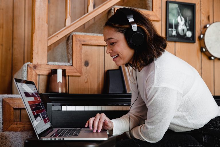 5 Best Business Podcasts For Beginners